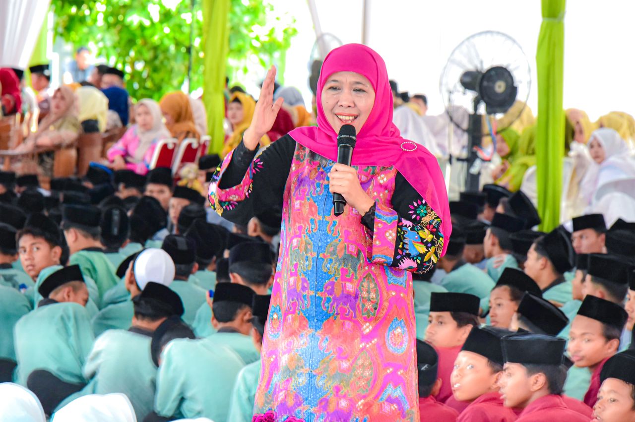 ThumbnailKhofifah Bareng Menteri PPPA Peringati Hari Santri: Pagar Utama Jaga NKRI! Khofifah Bareng Menteri PPPA Peringati Hari Santri: Pagar Utama Jaga NKRI!